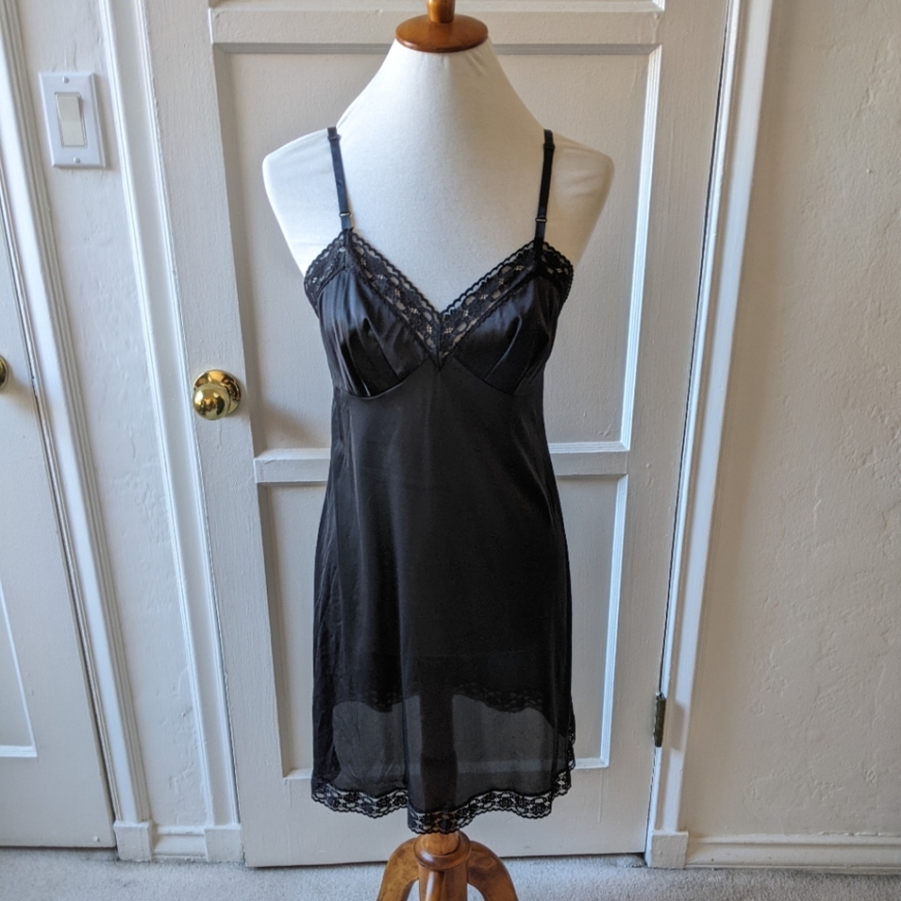 VTG Vanity Fair 70's black full slip with lace bustier size 34